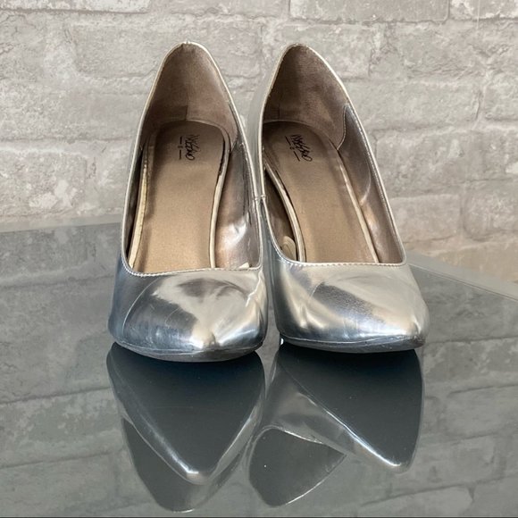 SOLD | Mossimo Elegant Metallic Heels EUC - Picture 3 of 12